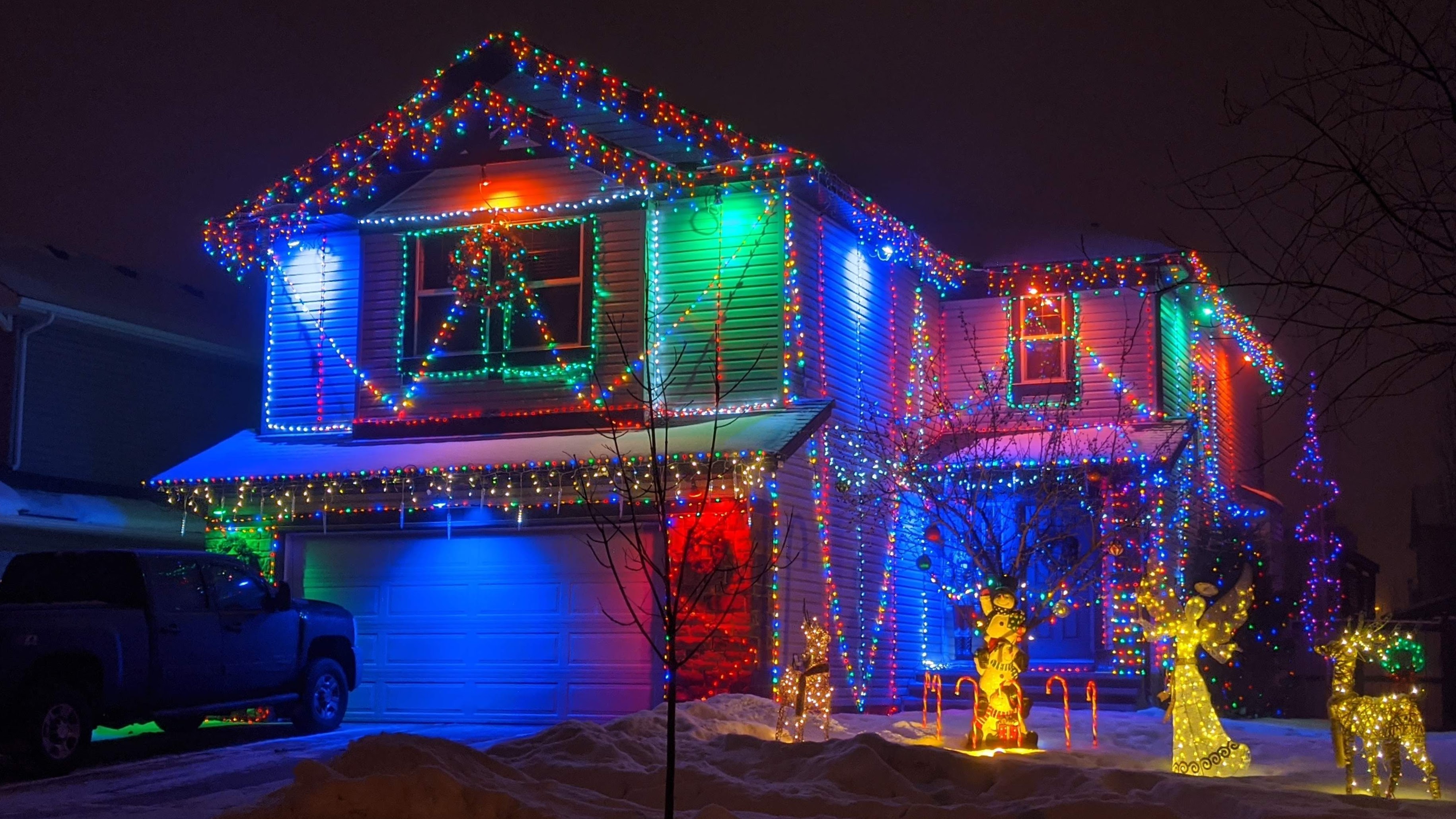 Who will be crowned "Best Display in Okotoks"